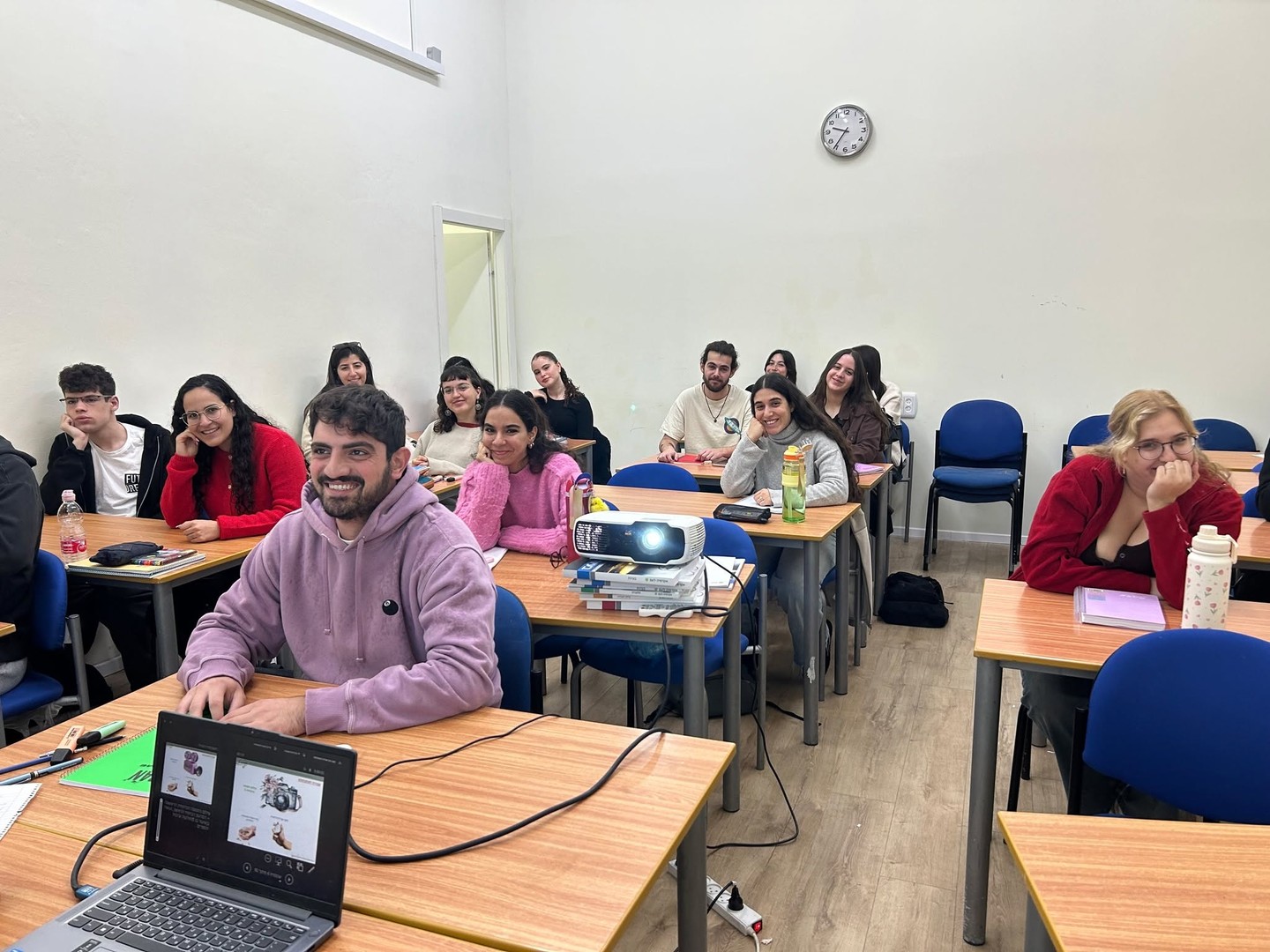 🎓 *** המון בהצלחה לכל הנבחנים בפסיכומטרי אביב אפריל 2026 הקרוב! 🙂 ***

כיתות נוספות שמצטרפות למהפכת הפסיכומטרי המסובסד ברחבי הארץ!

כיתת פסיכומטרי 1 בוקר אביב אפריל 2026 תל אבי… 